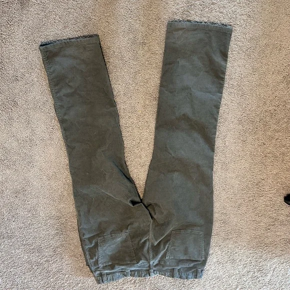 L.L. Bean Standard Fit Men’s Cords.size 42W/32IN